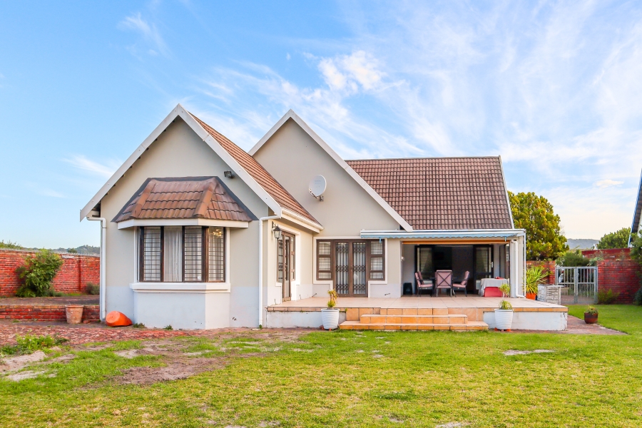 3 Bedroom Property for Sale in The Island Western Cape